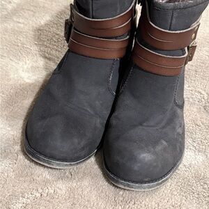 Roxy Black and Brown Ankle Boots